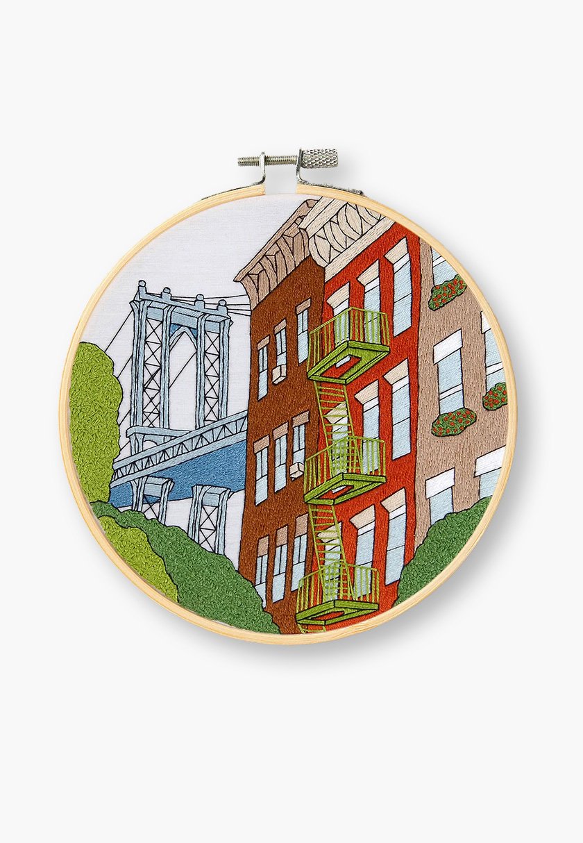 DMC – New York Embroidery Kit von Kseniia Guseva – Fortgeschrittene