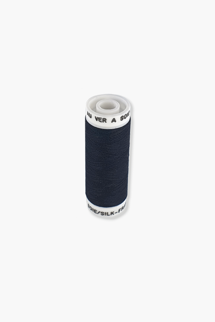 Au Ver à Soie 1003 Black 100 – 150m Spool – 100% Silk