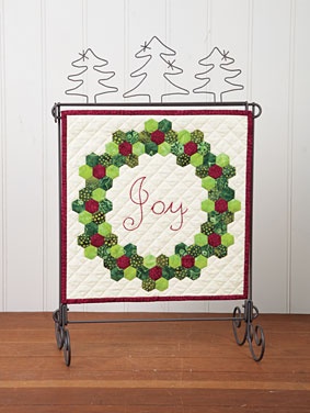 12in Treasures - Holiday Wreath Pattern Downloadby Vicki Bellino