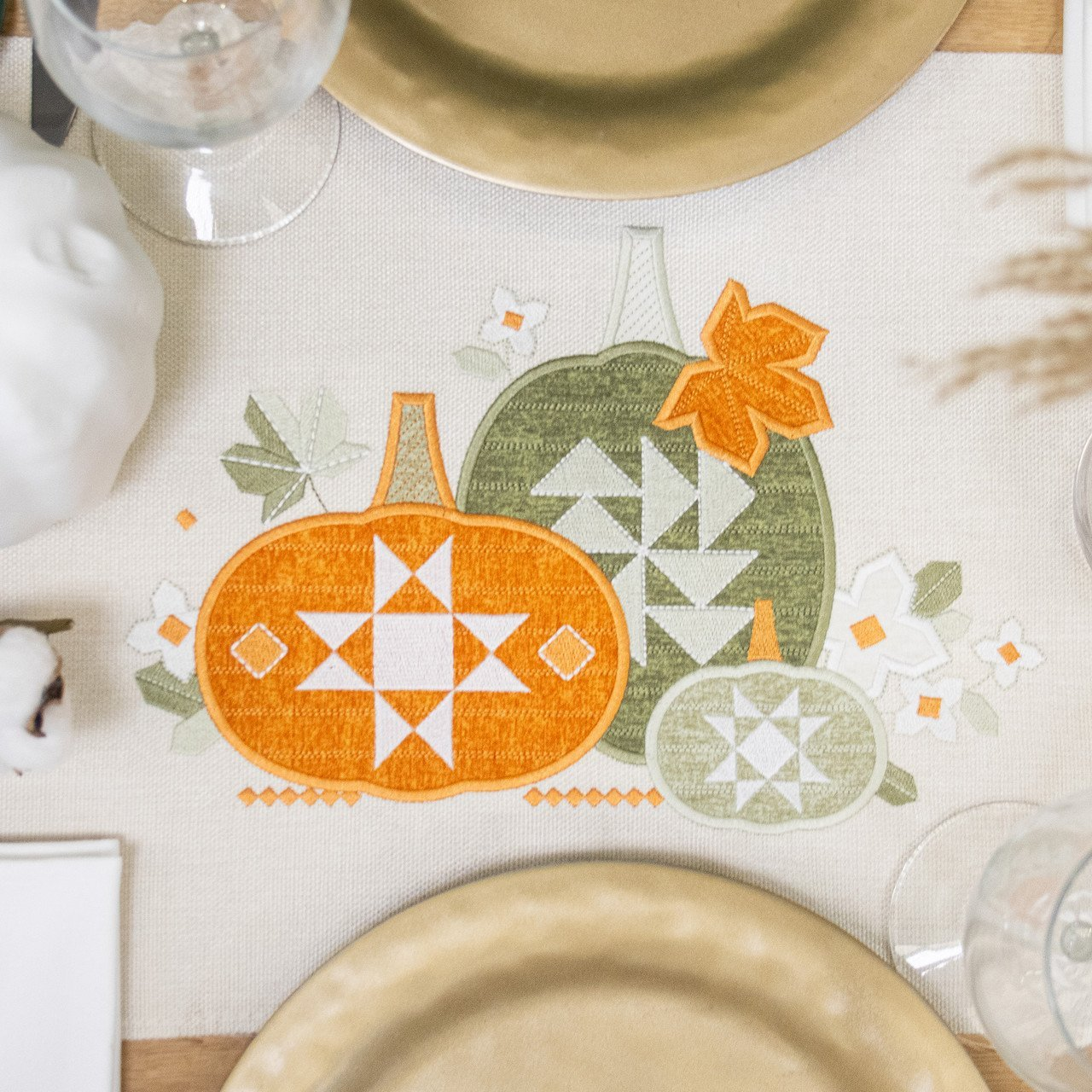 QUILT BLOCK FALL APPLIQUE PUMPKINS OESD USB