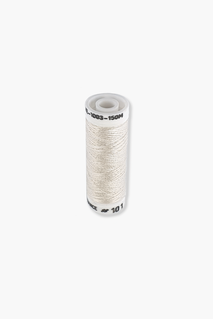 Au Ver à Soie 1003 Blanc 101 – Bobine de 150m – 100% Soie