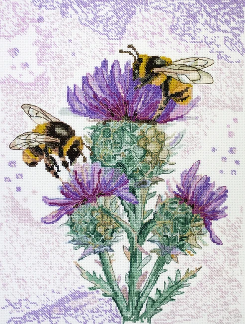 Hunting For Nectar (14 Count) 10.5" x 14" - Cross Stitch Kit