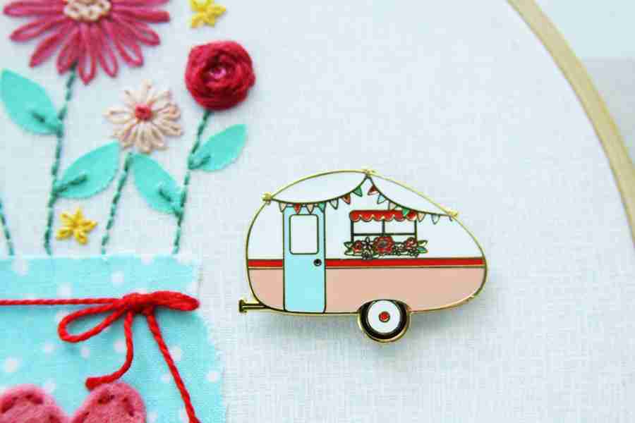 Vintage Camper Magnetic Needle Minder