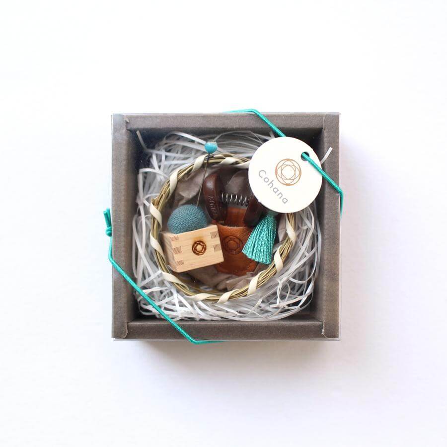 Seki Mini "Bean" Scissors and Pincushion Gift Set by Cohana