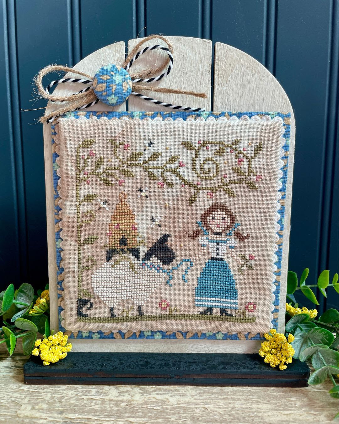 Bee Ewe | The Proper Stitcher