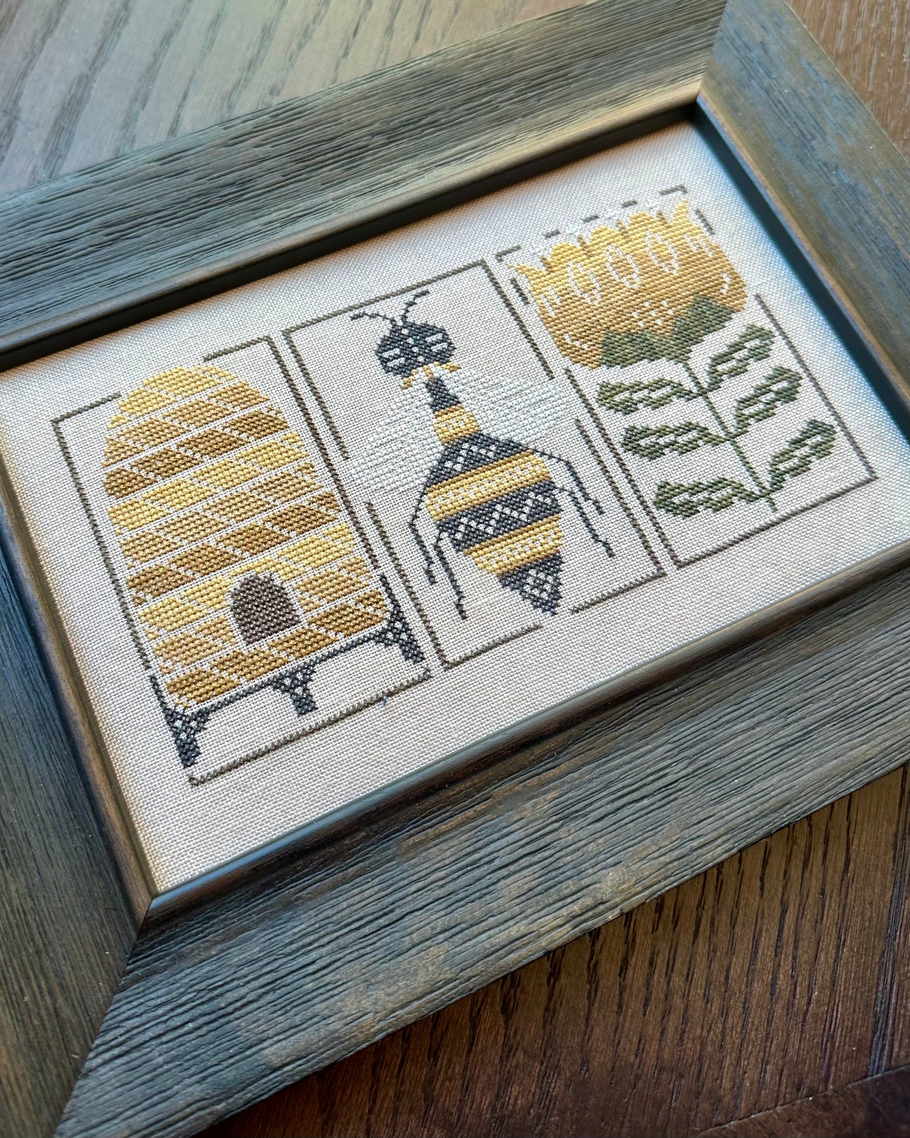 Bumble Bee Etchings Cross Stitch Pattern Heart in Hand