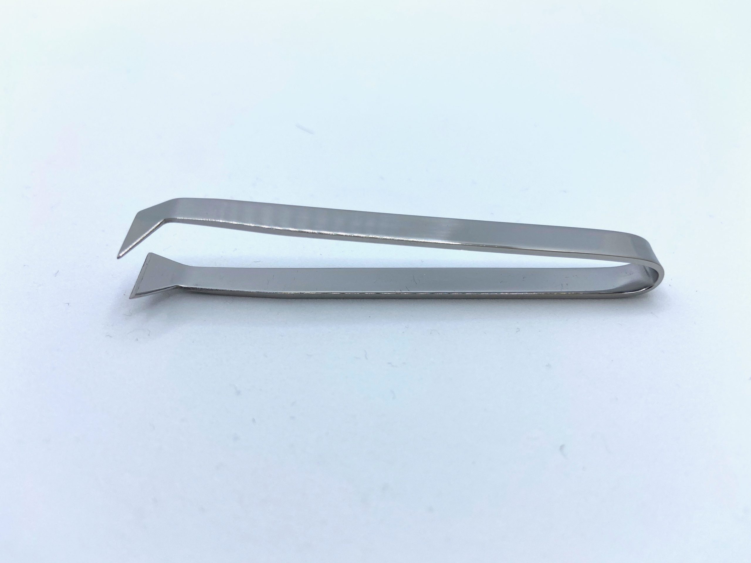 Clover Thread Tweezers