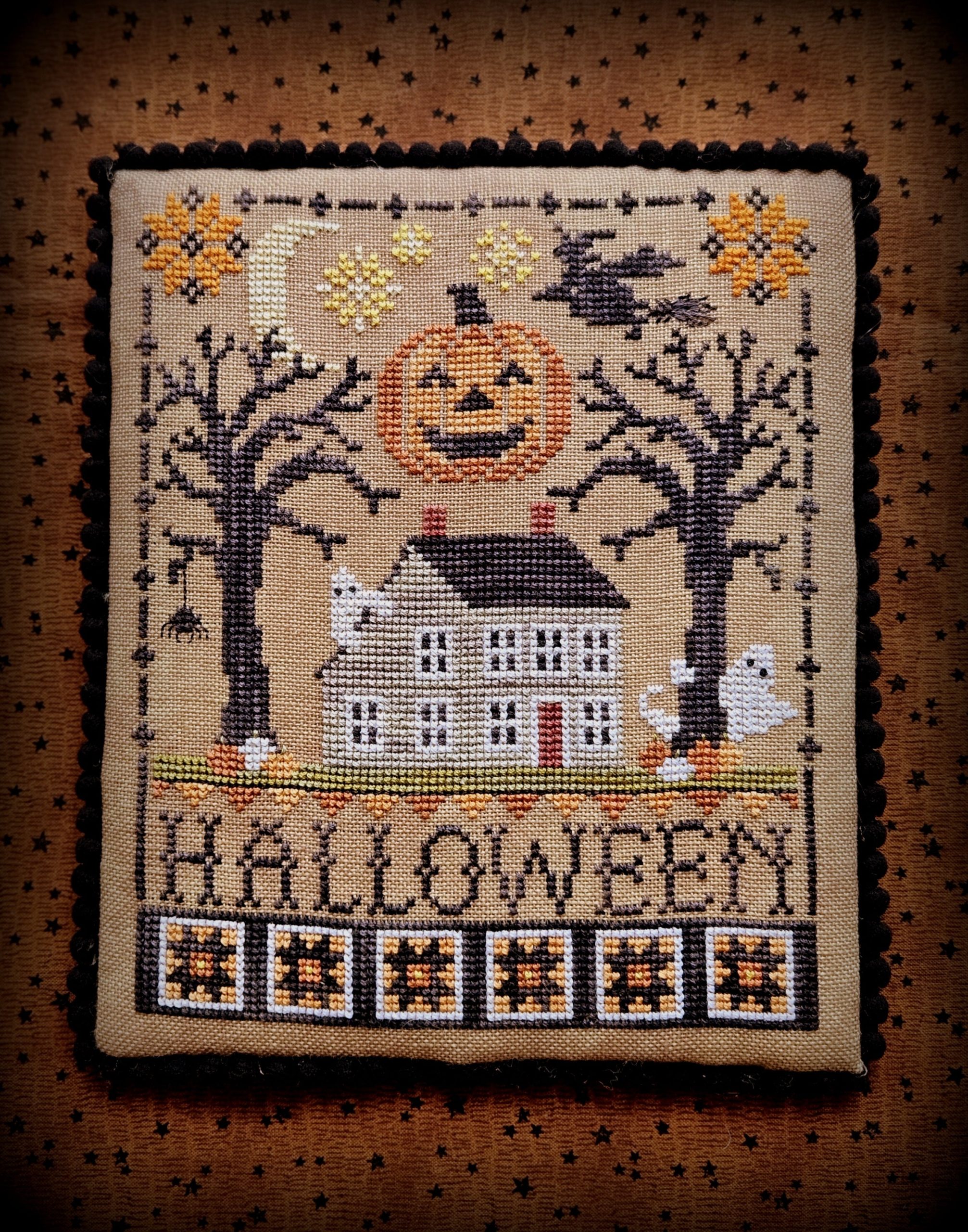 Halloween Saltbox | Waxing Moon