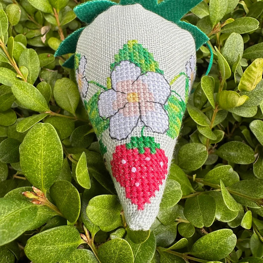 Mousy's Strawberry Cross Stitch Pattern by Luhu Stitches