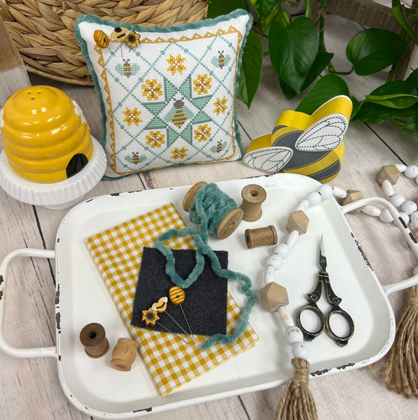 Honey Bee Quilt Finishing Kit By Lindsey Weight of Primrose Cottage