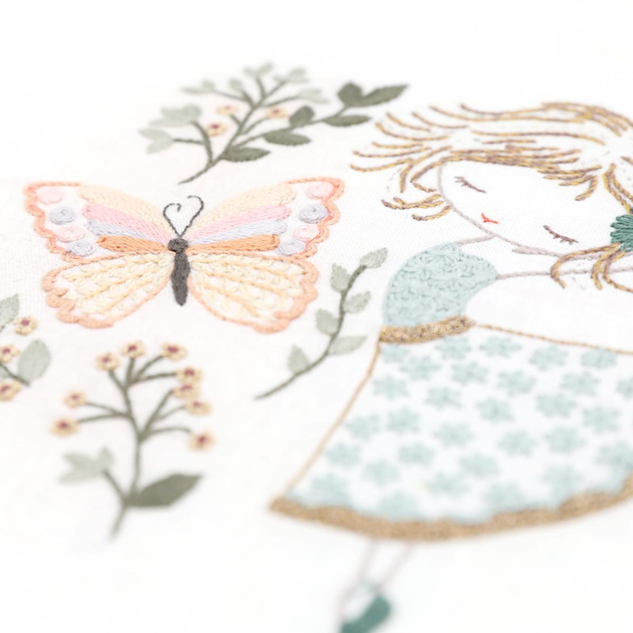 Salomé jolie danseuse - Embroidery kit - Un chat dans l'aiguille