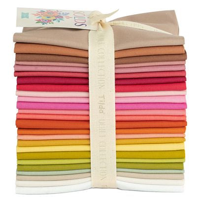 Tilda Basics Solids Fat Quarter Bundle: Warm Colours, 25 pcs