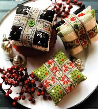 That's A Wrap: Christmas Collection Cross Stitch Pattern by Hands On Design