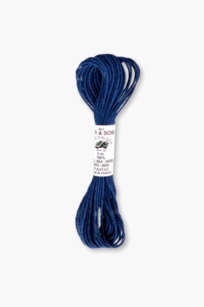 Au Ver à Soie Soie d’Alger Paris “161” – 5 m Skein – Silk Thread