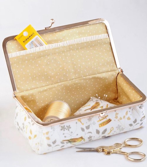 Kiss Clasp Sewing Box: Pattern and Clasp Kit